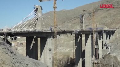 Iran, il ponte colpito da un raid Usa nella provincia di Alborz