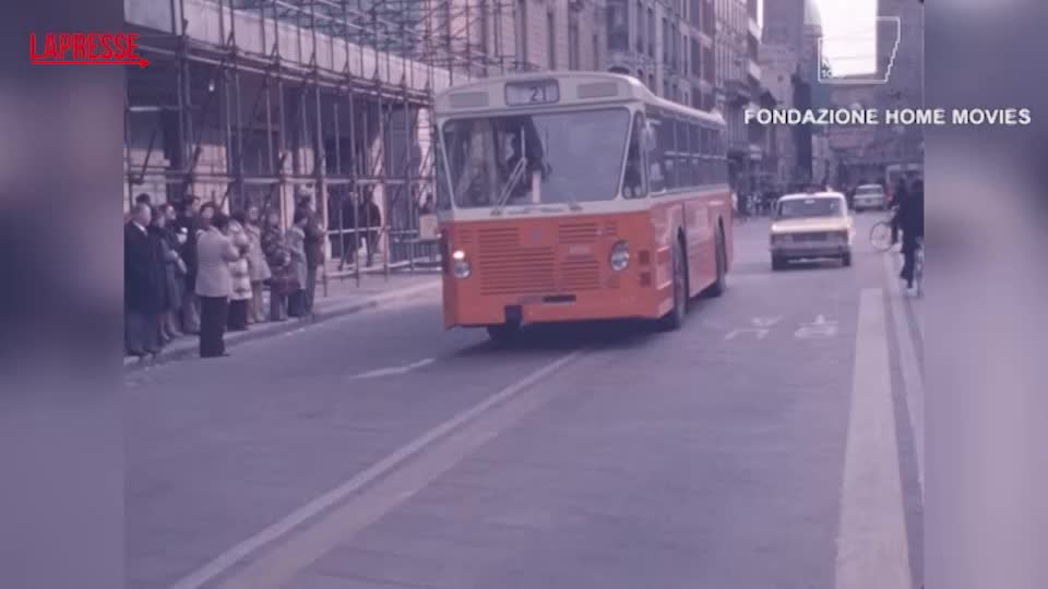 l italia dell austerity negli anni 70 si circola in bici e a cavallo da Lapresse.it l italia dell austerity negli anni 70 si circola in bici e a cavallo