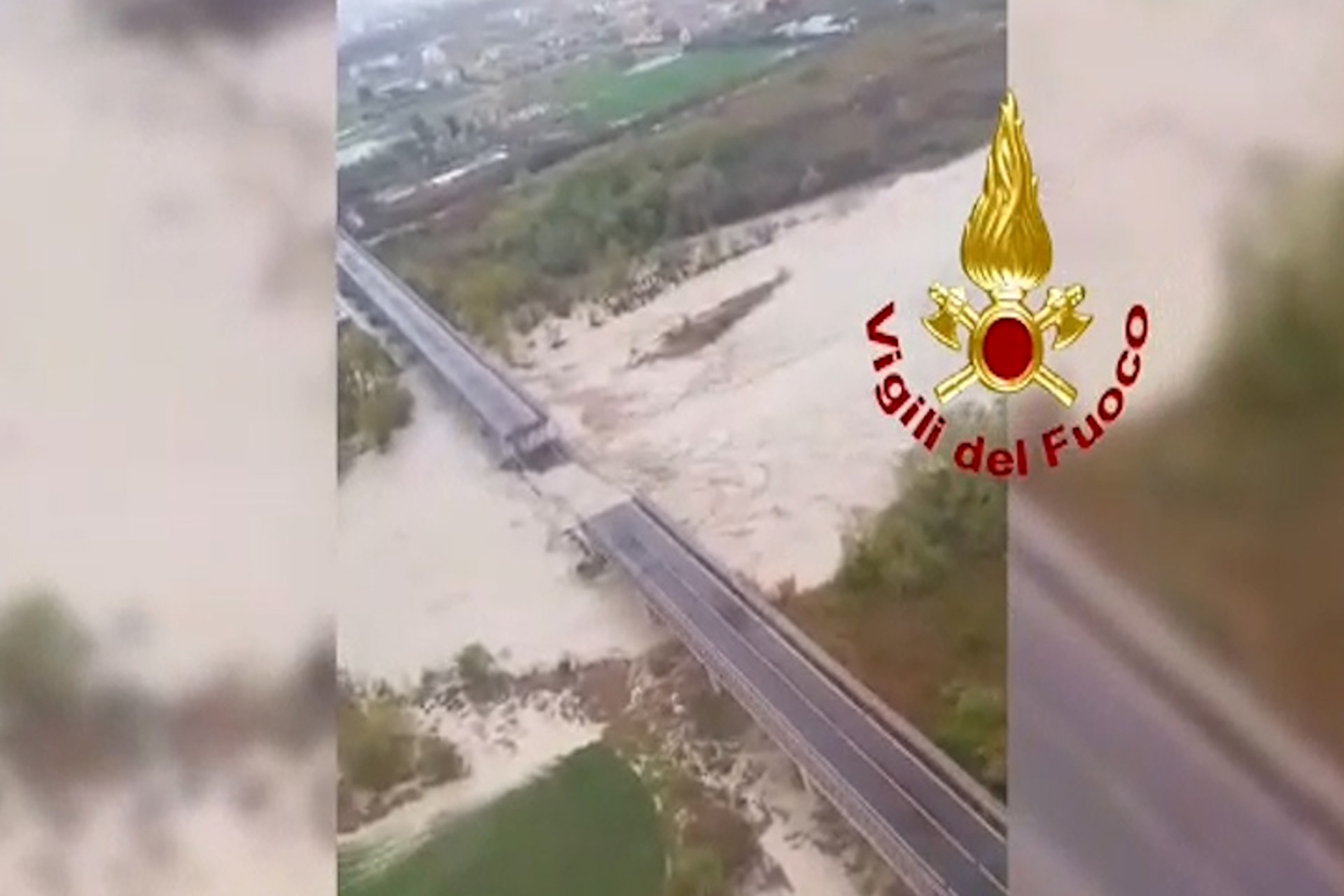 maltempo abruzzo e molise crolla il ponte trigno possibile disperso 232 pescatore pugliese 8211 la diretta da Lapresse.it maltempo abruzzo e molise crolla il ponte trigno possibile disperso 232 pescatore pugliese 8211 la diretta