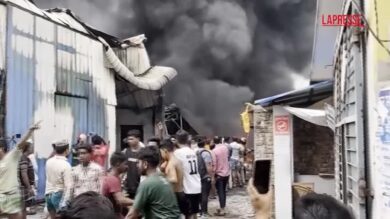 Bangladesh, gigantesco incendio in una fabbrica vicino Dacca