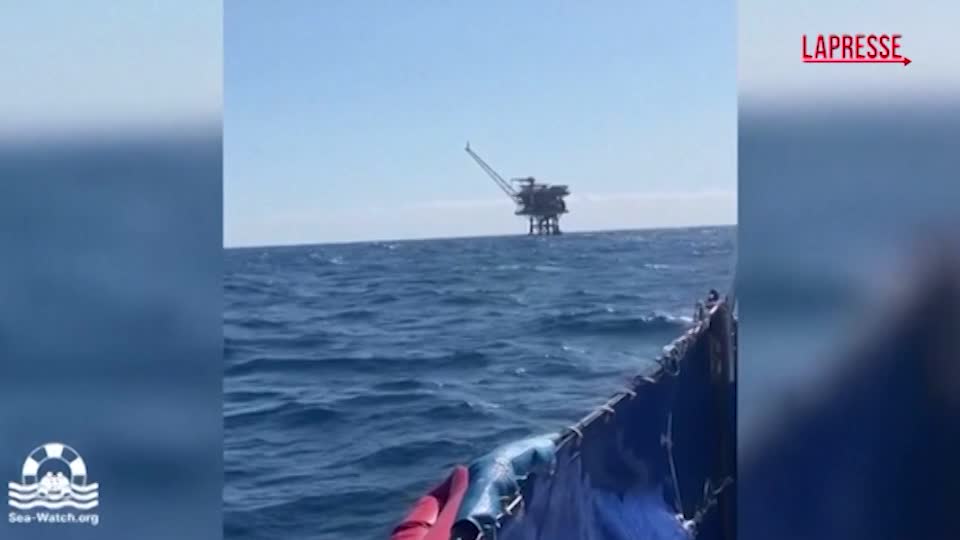 Migranti, Sea Watch salva 44 profughi: sono sbarcati a Lampedusa