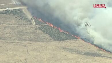Stati Uniti, vasto incendio nel sud della California