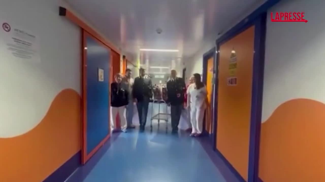 Pasqua 2026, la polizia negli ospedali per consegnare uova ai bimbi