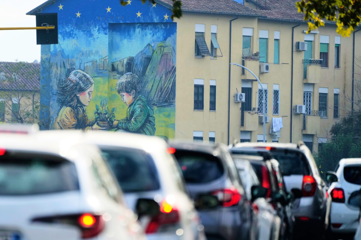 pasqua 2026 carburanti alle stelle ecco quanto costa spostarsi in auto per queste vacanze da Lapresse.it pasqua 2026 carburanti alle stelle ecco quanto costa spostarsi in auto per queste vacanze