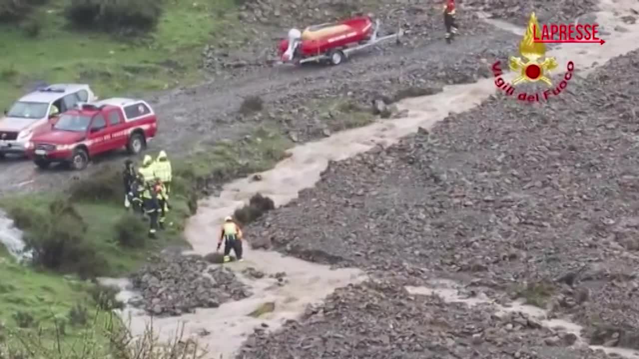 Messina, salvati campeggiatori bloccati da fiume in piena