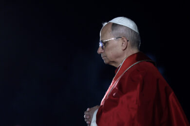 Pasqua, il Papa: “Guerre e chiusure tra nazioni sepolcri d’oggi, non lasciamoci paralizzare”