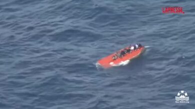 Migranti, naufragio nel Mediterraneo: le immagini diffuse da Sea Watch