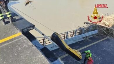 Maltempo, continuano le ricerche del disperso nel Trigno: in azione i sommozzatori