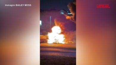 Usa, autocisterna si schianta e va in fiamme: il video dell'incidente in Texas