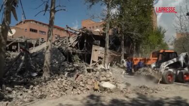 Iran, attacco aereo distrugge l'Università Sharif di Teheran