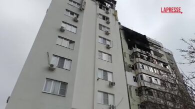 Russia, attacchi con droni ucraini su Novorossiysk: 10 feriti e danni a edifici