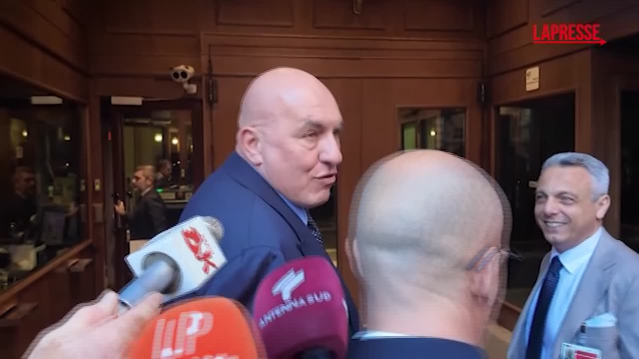 Iran, Crosetto: "Paura che Trump usi l'atomica? Nessuno deve usarla"