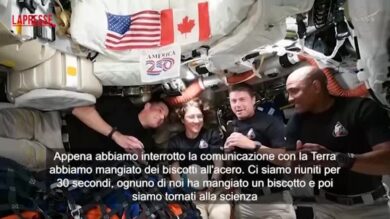 Artemis II, Hansen: "Sul lato nascosto della Luna abbiamo mangiato un biscotto e ci siamo messi al lavoro"