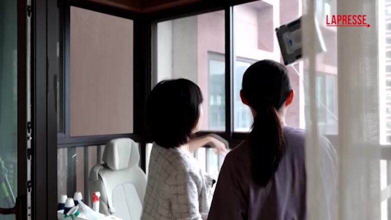 In Cina spopolano i robot che puliscono le finestre: ecco come funzionano