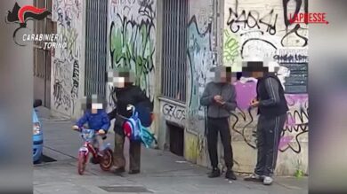 Torino, spacciatori vicino alle scuole del centro e nei pressi della Mole: ecco come agivano