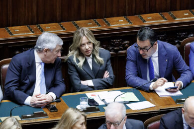 Meloni in Parlamento: “No a elezioni anticipate”. Schlein: “Ci sfidate, ma avete già perso”. Conte: “Premier complice di un genocidio” – La diretta