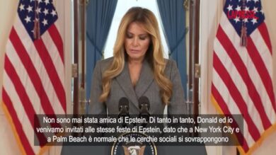 Melania Trump: "Bugie che mi collegano a Epstein devono finire"