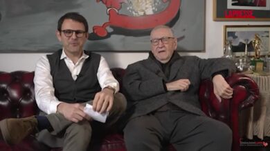 Giornata Mondiale Parkinson, Il videomessaggio di Vincenzo Mollica: "Il bicchiere è sempre mezzo pieno"