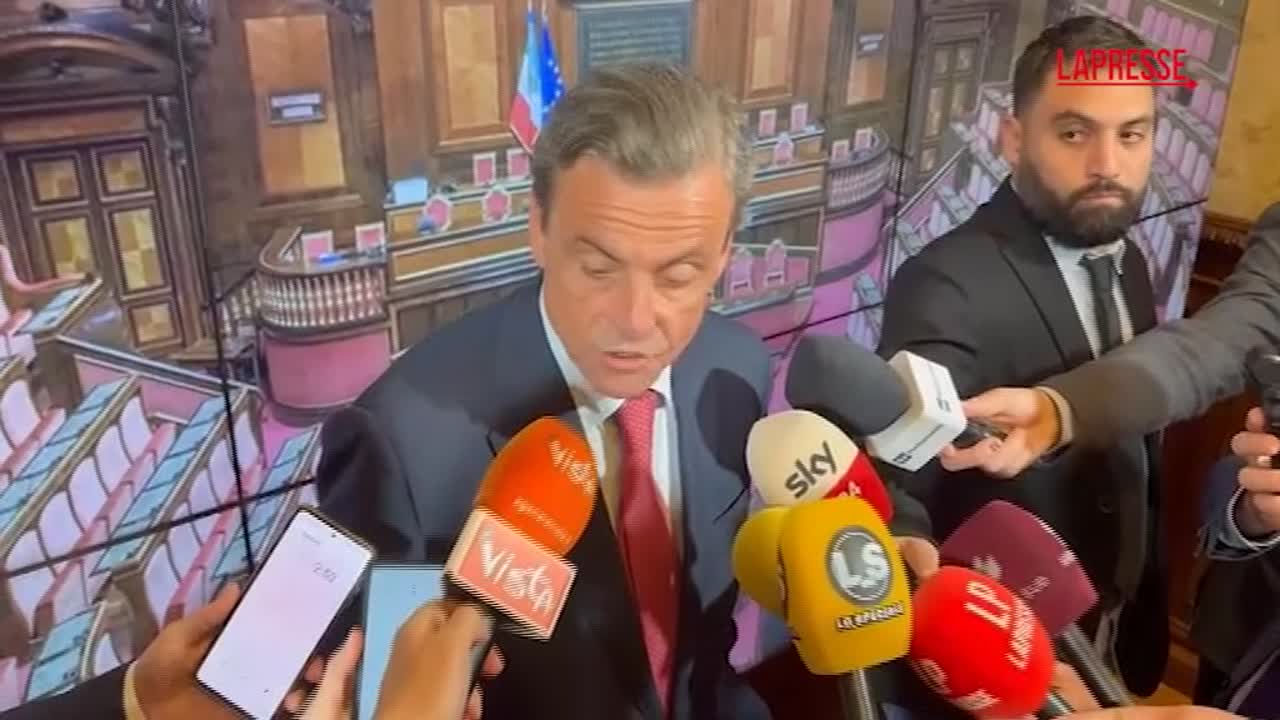Calenda: "Il centrosinistra non è pronto a governare, crolla il mondo e fanno corrida"
