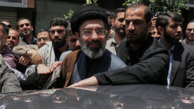 Iran, Trump: “Forze Usa in zona fino al pieno rispetto dell’accordo”. Hezbollah lancia razzi su Israele – La diretta