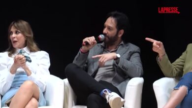 I Cesaroni, Matteo Branciamore canta la sigla e fa impazzire i fan