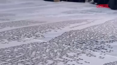 Roma, la marcia silenziosa per i bambini uccisi a Gaza: “Non dimenticare un solo nome”