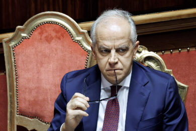 Piantedosi ai 174 anni della Polizia di Stato: “La minaccia anarchica eversiva è reale”