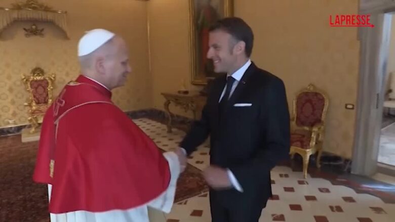 Vaticano, Emmanuel Macron ricevuto da Papa Leone XIV