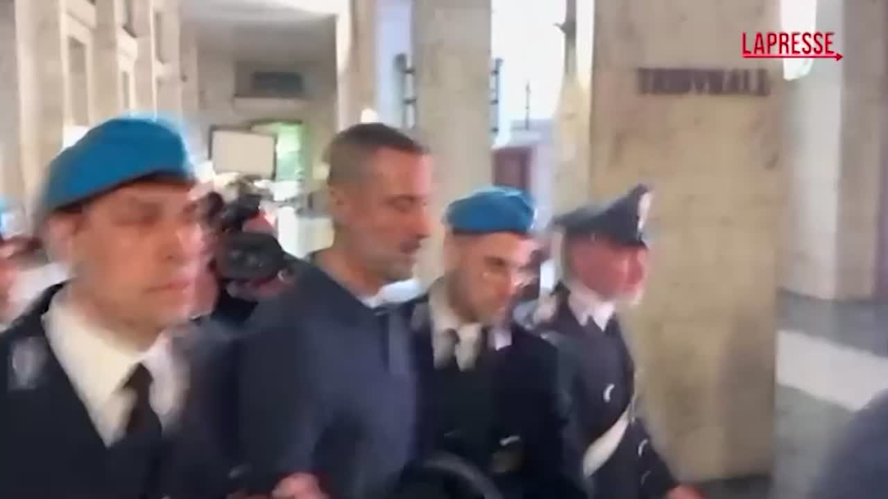 omicidio rogoredo cinturrino arriva in tribunale per l incidente probatorio da Lapresse.it omicidio rogoredo cinturrino arriva in tribunale per l incidente probatorio