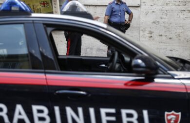 Varese, rissa in strada: 30enne accoltellato a morte