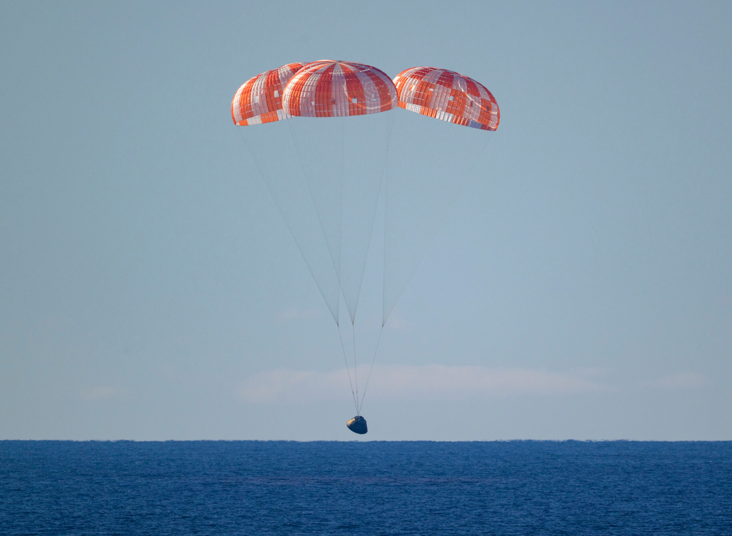 Artemis II, gli astronauti rientrati sulla Terra: ammaraggio nel Pacifico Artemis II, gli astronauti rientrati sulla Terra: ammaraggio nel Pacifico
