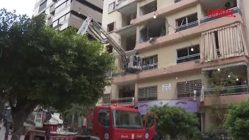 libano soccorritori scavano tra le macerie a beirut in cerca di un adolescente disperso da Lapresse.it libano soccorritori scavano tra le macerie a beirut in cerca di un adolescente disperso