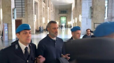 Omicidio Rogoredo, Cinturrino in aula: “Dispiaciuto per la fine mia e di Mansouri”