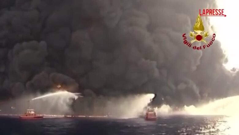 Il naufragio della petroliera Haven, 35 anni fa la tragedia: il video-ricordo dei vigili del fuoco