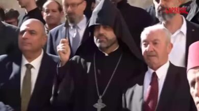 Gerusalemme, i cristiani ortodossi al Santo Sepolcro per il Fuoco Sacro