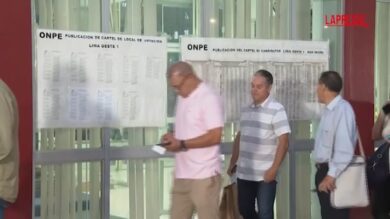 Perù, cittadini al voto per eleggere il nuovo presidente tra 35 candidati