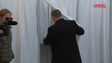 Elezioni Ungheria, Orbán vota: “Sono qui per vincere”