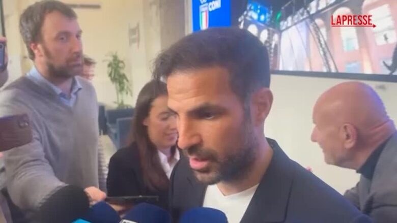 Como, Fabregas riceve il Premio Enzo Bearzot: "Grande emozione, è per tutta la città