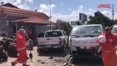 Libano, un attacco israeliano colpisce gli uffici della Croce Rossa a Tiro
