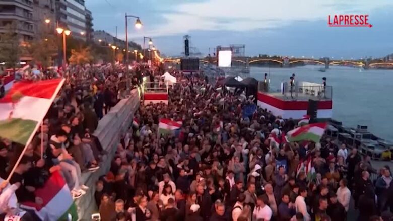 Ungheria, festa per le strade di Budapest dopo la vittoria di Magyar