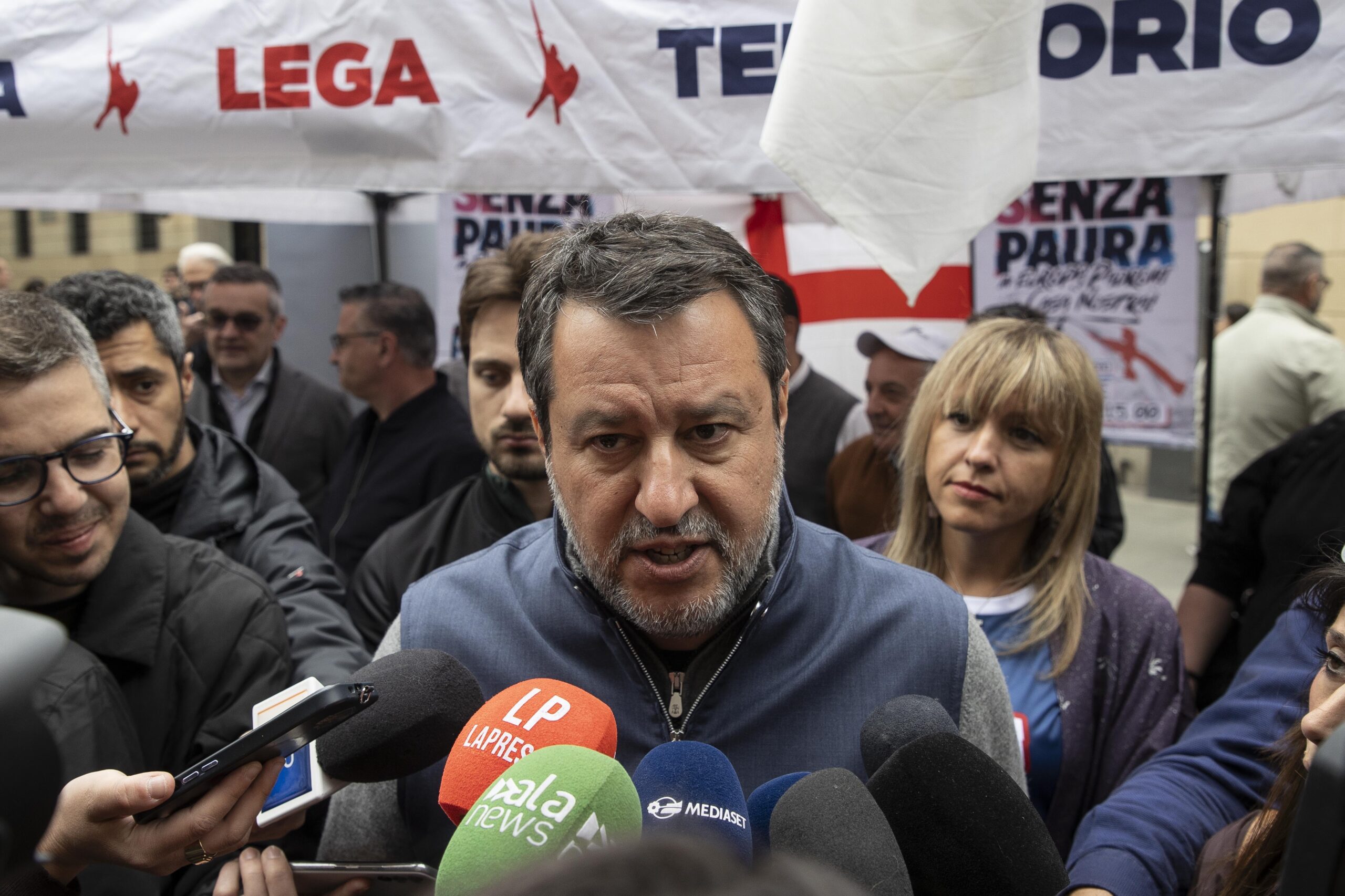 Salvini: “Impensabile non commerciare gas con Russia”