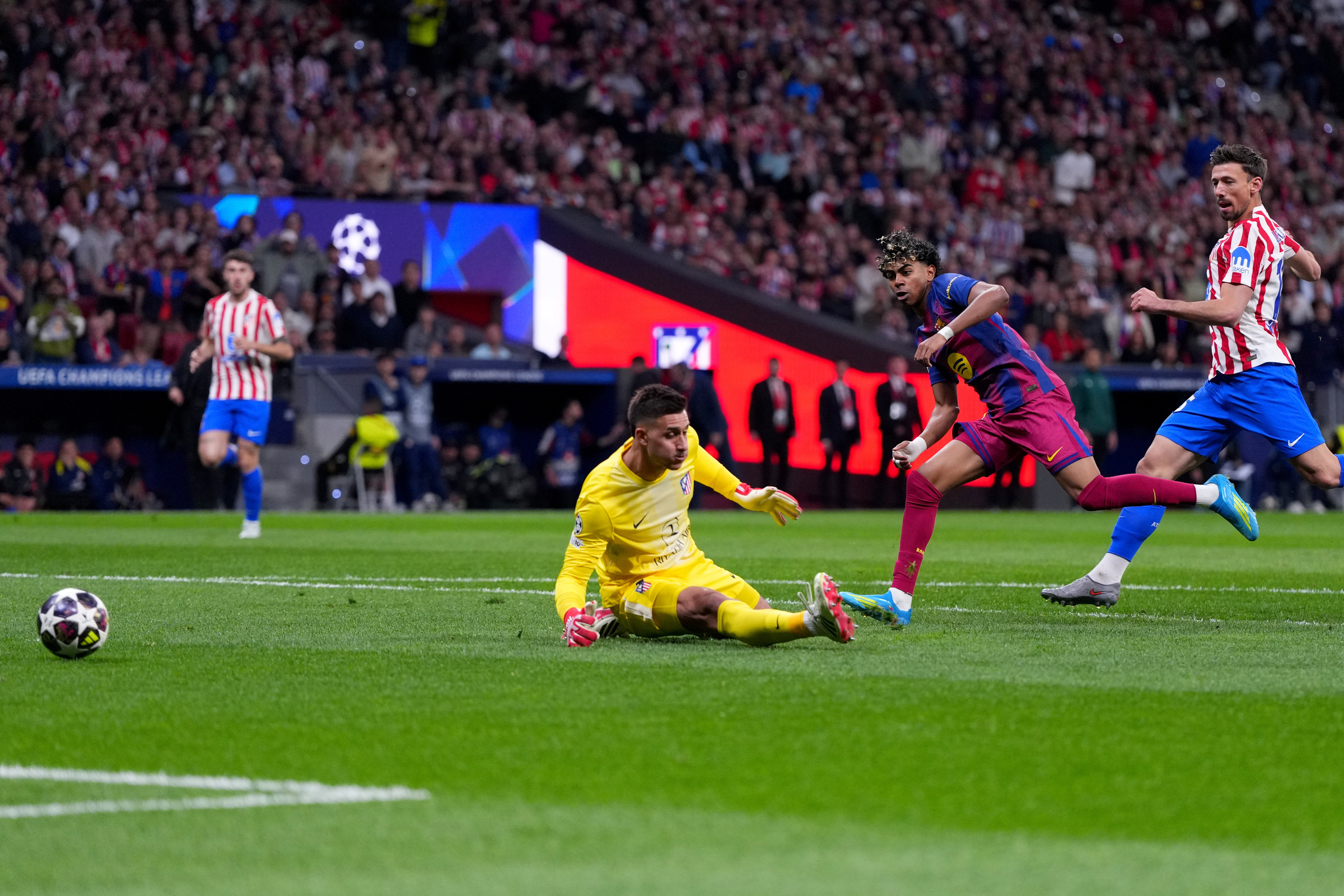 Champions League, Atletico-Barcellona 1-2: i madrileni passano grazie alla vittoria dell’andata Champions League, Atletico-Barcellona 1-2: i madrileni passano grazie alla vittoria dell’andata