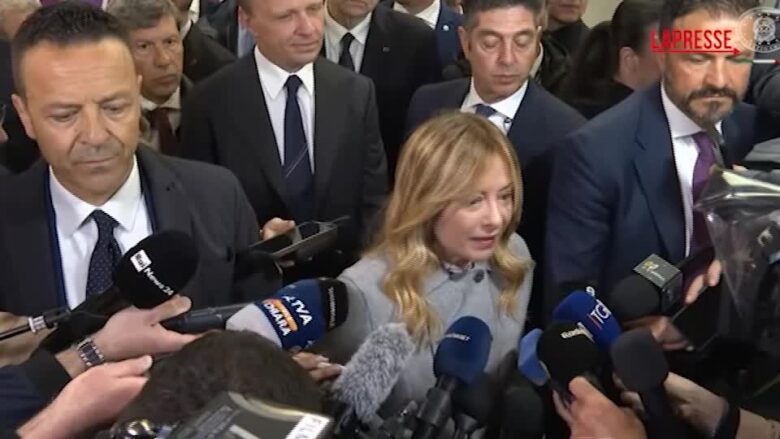 Iran, Meloni: "Fondamentale riaprire lo stretto  di Hormuz"