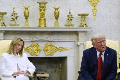 Trump: “Scioccato da Meloni, pensavo avesse coraggio ma mi sbagliavo”