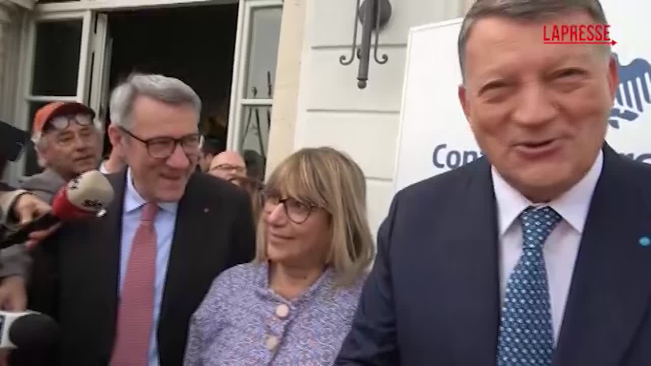 Centrosinistra, Bombardieri scherza con i giornalisti: "Io federatore? No" e indica Landini