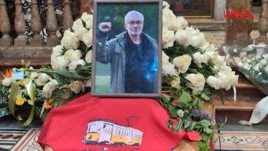 Monza, in centinaia ai funerali di Carlo Monguzzi: "Si batteva contro la finta green week"