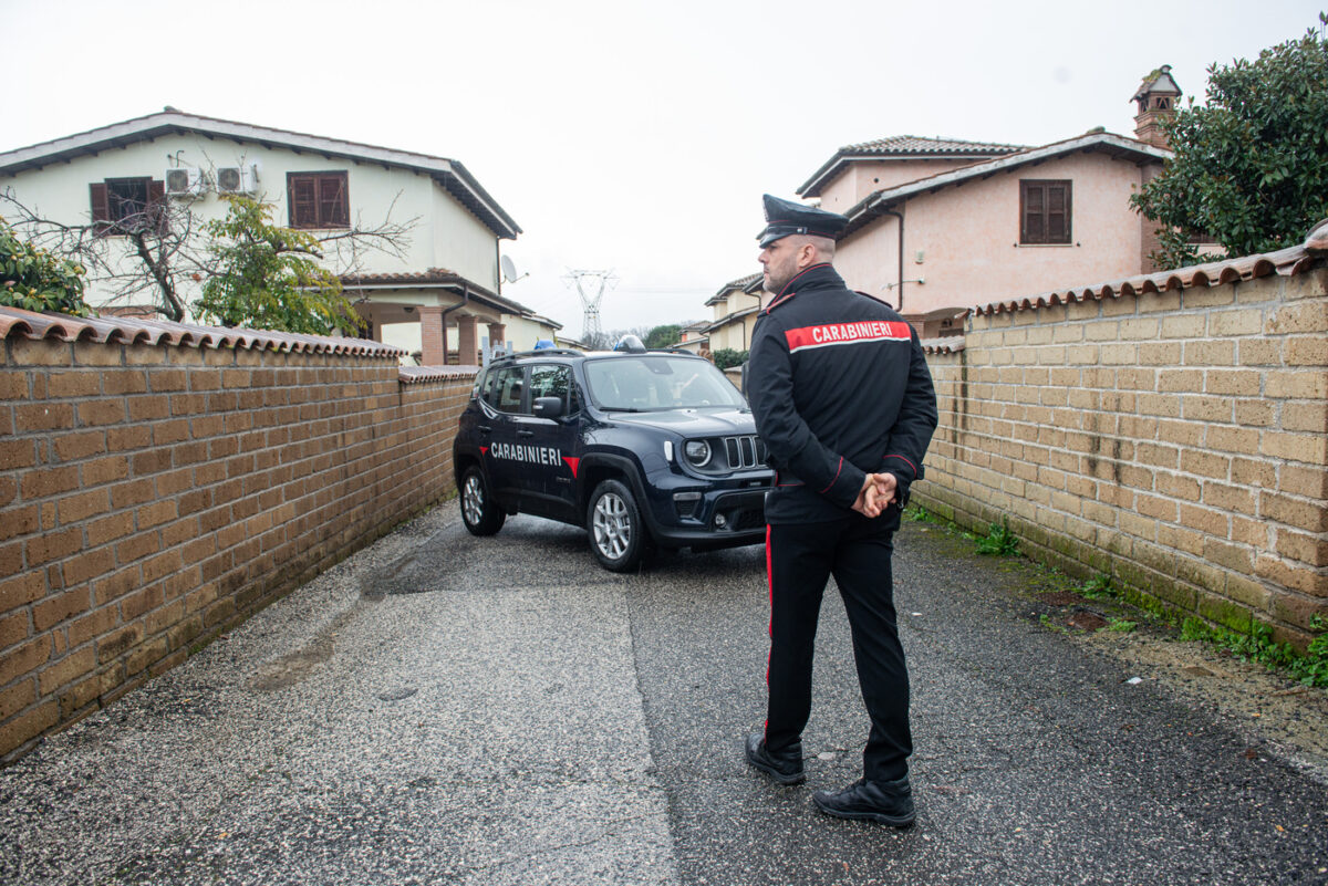 Cagliari, donna morta dopo una caduta dal terzo piano: indagato l’87enne che la ospitava