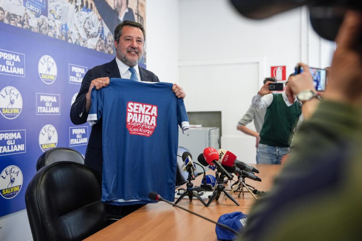 Trump, Salvini: “Dal presidente Usa caduta di stile, totale sostegno a Meloni: attaccare il Papa offensivo”