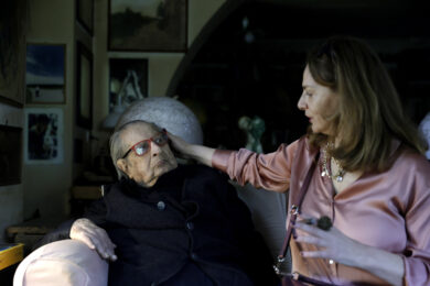 Frana Isola Farnese, la moglie di Tinto Brass: “Prigionieri in casa da 4 mesi, situazione insostenibile”