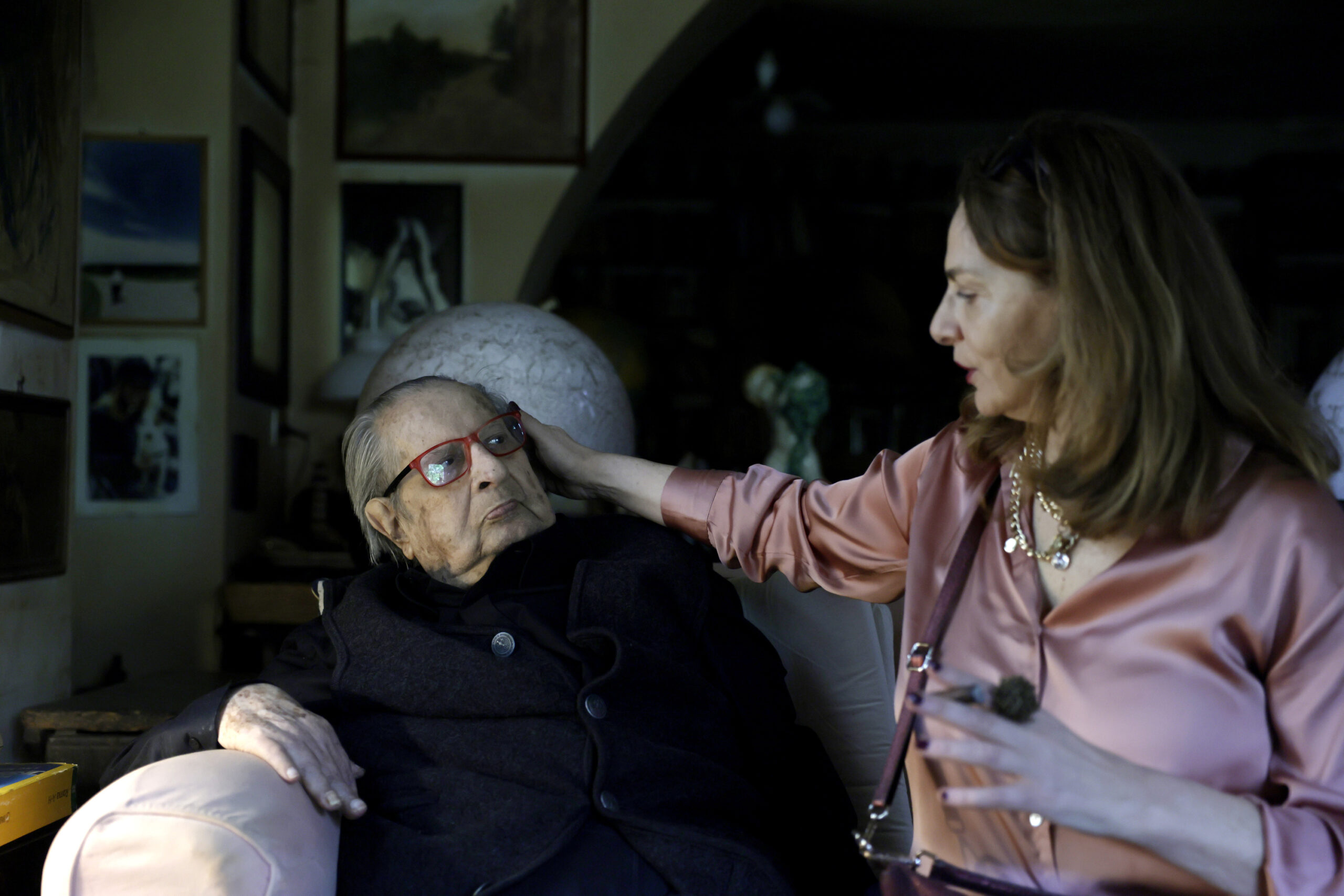 Frana Isola Farnese, la moglie di Tinto Brass: “Prigionieri in casa da 4 mesi, situazione insostenibile”